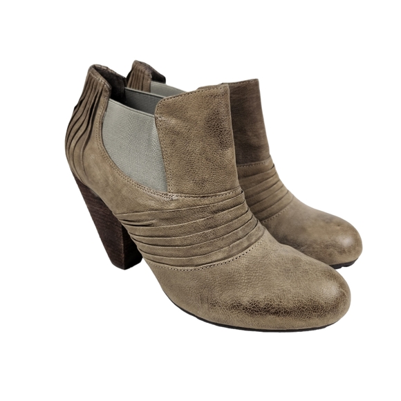 Vince Camuto Shoes - Vince Camuto Bronco Brown Suede Leather Rouched Ankle Booties Women's Size 10